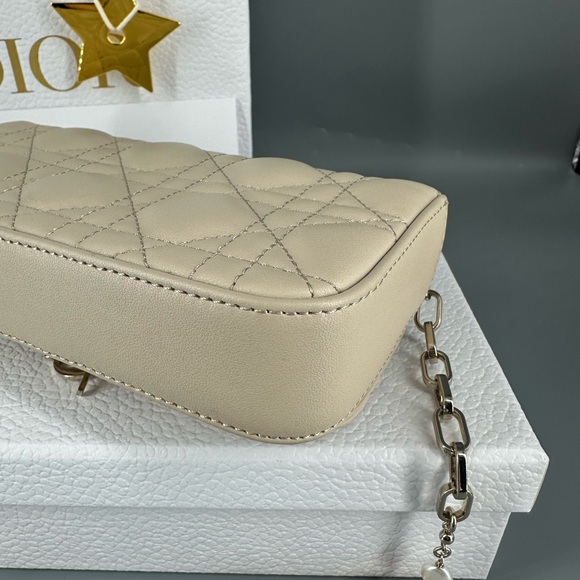 Dior Beige Quilted Chain Bag - Picture 7 of 14